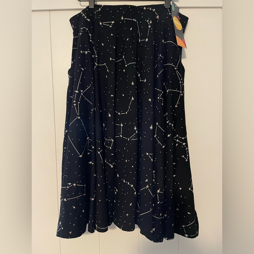 Black Constellation Print skirt NWT